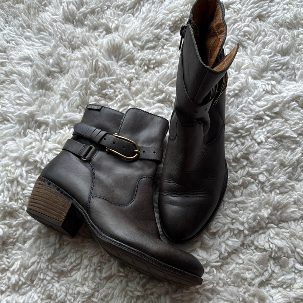Pikolinos Baqueira Leather Booties‎